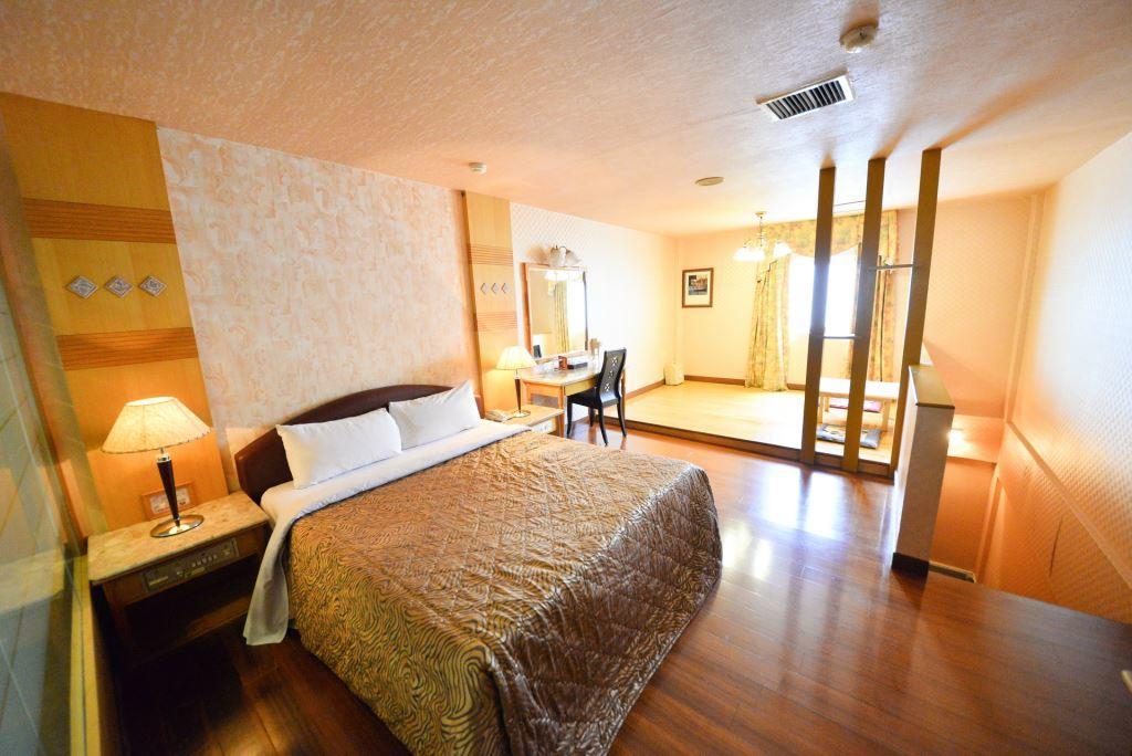 Paiwei Motel Тайнань Экстерьер фото